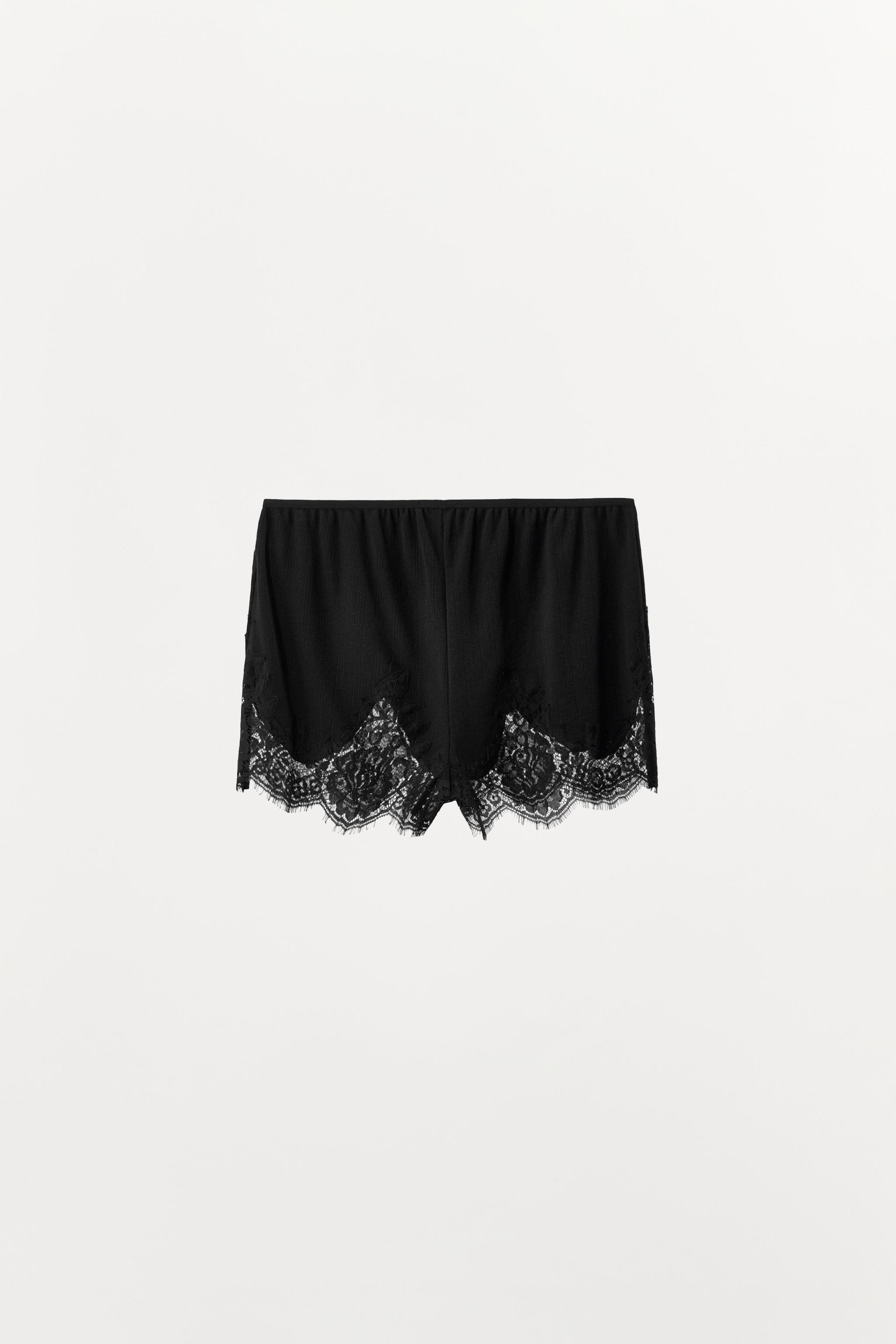 SHORT POINTELLE EN DENTELLE